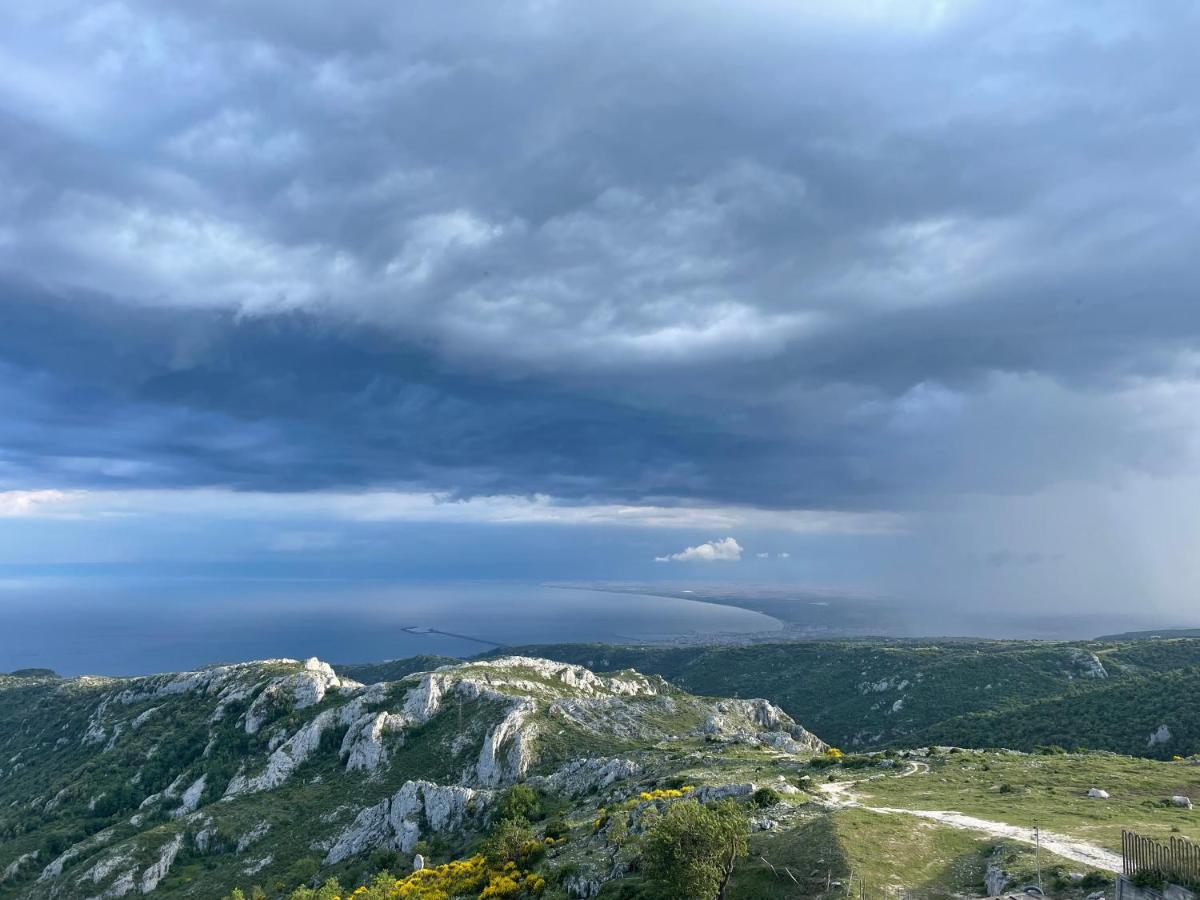 Al Dolmen Bed & Breakfast Monte SantʼAngelo Екстериор снимка